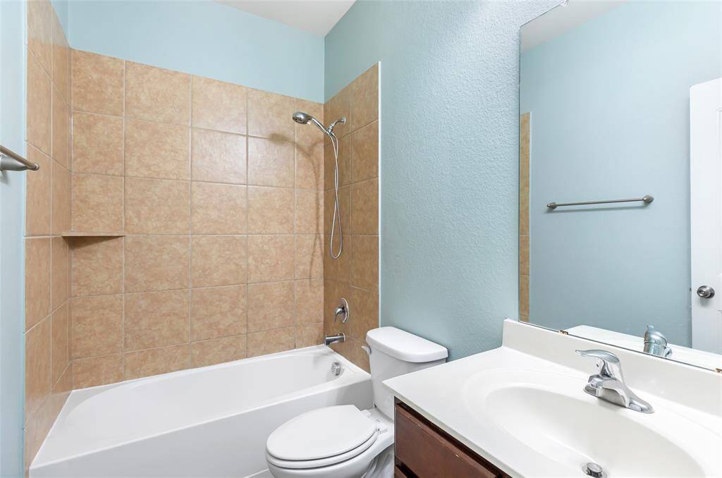 Bathroom 2 (downstairs)