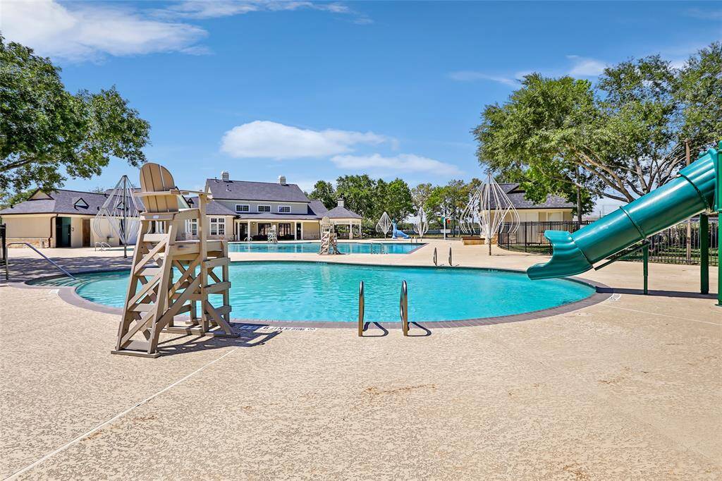 A second neighborhood pool
