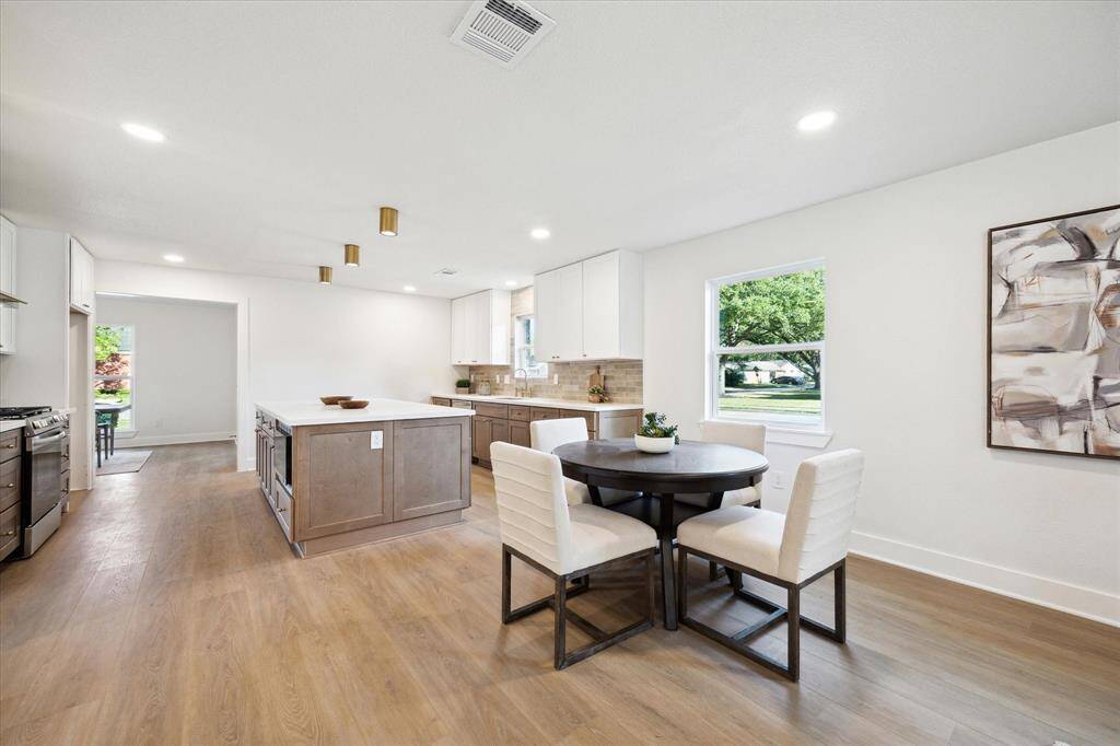 Breakfast nook looking into kitchen