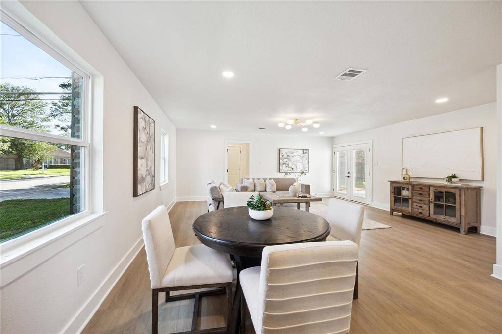 Breakfast nook looking towards living room