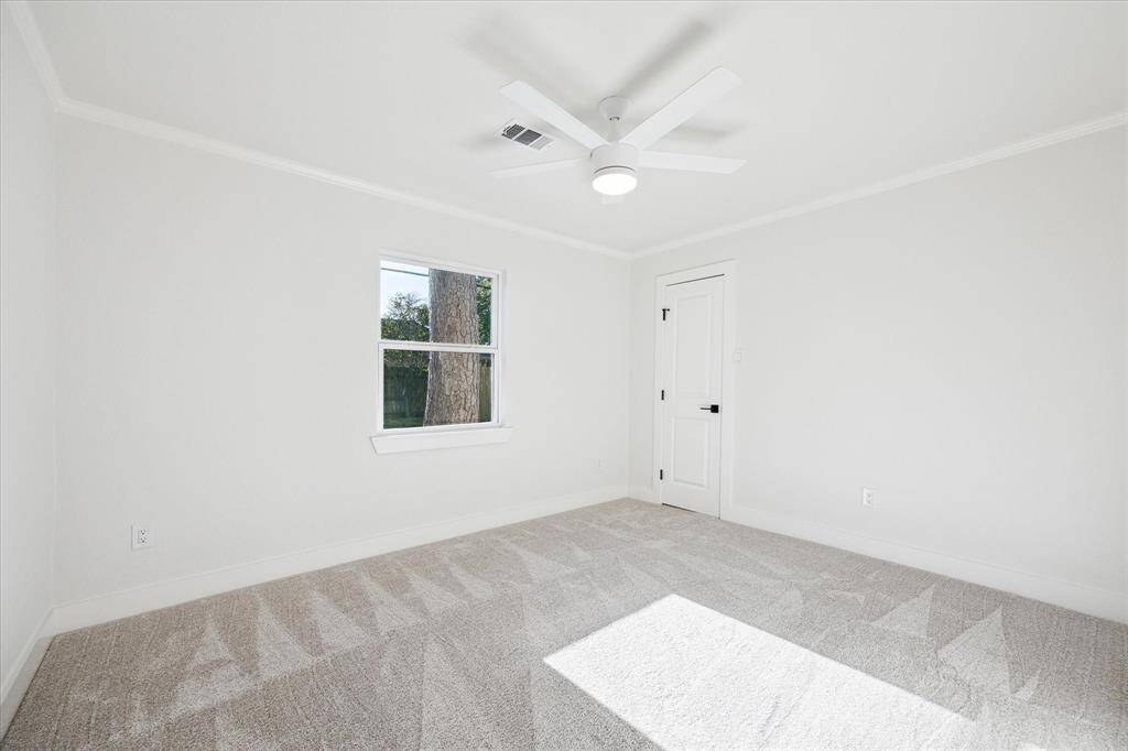 Built ins in laundry/utility room