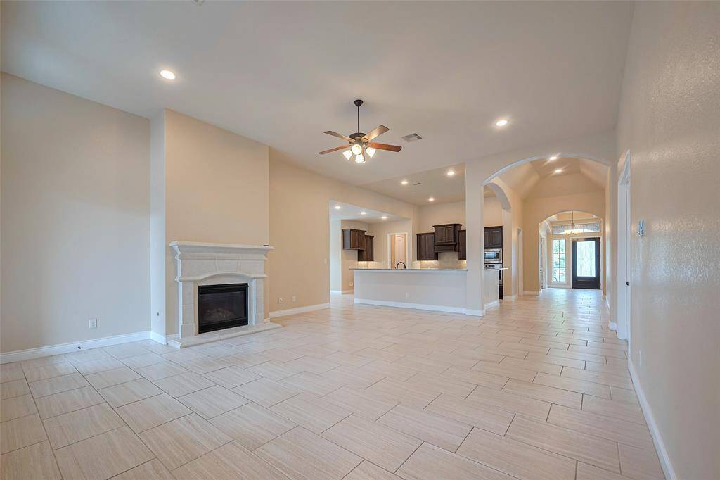 Living Room With Gas Log Fireplace