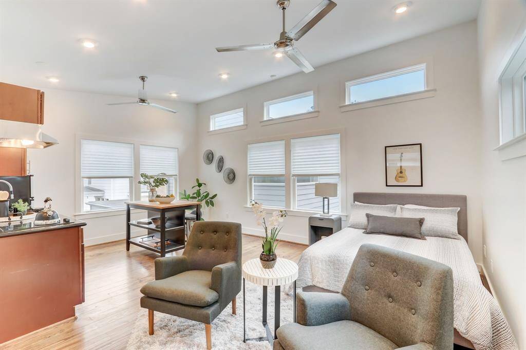 Nice modern styling throughout as well as transom windows to let extra light in.