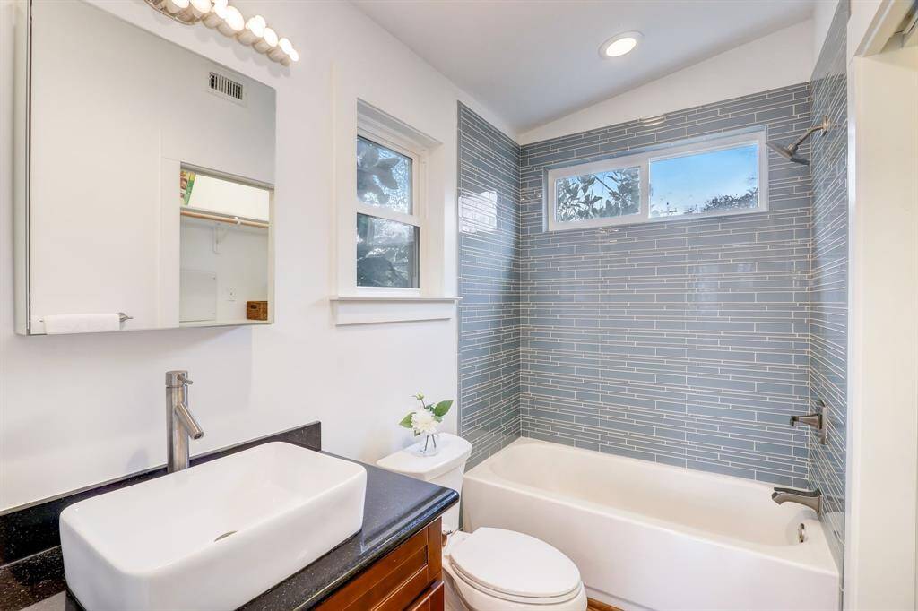 Nicely designed bathroom in the garage apartment.