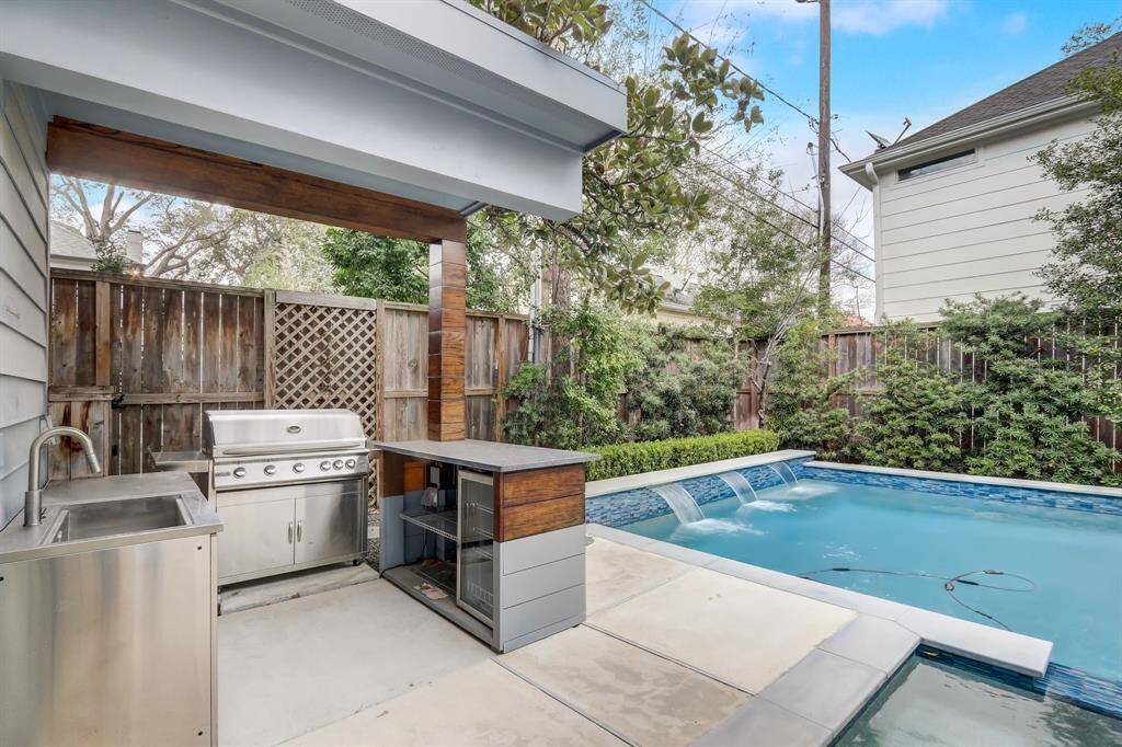 The perfect place to grill up some food poolside.