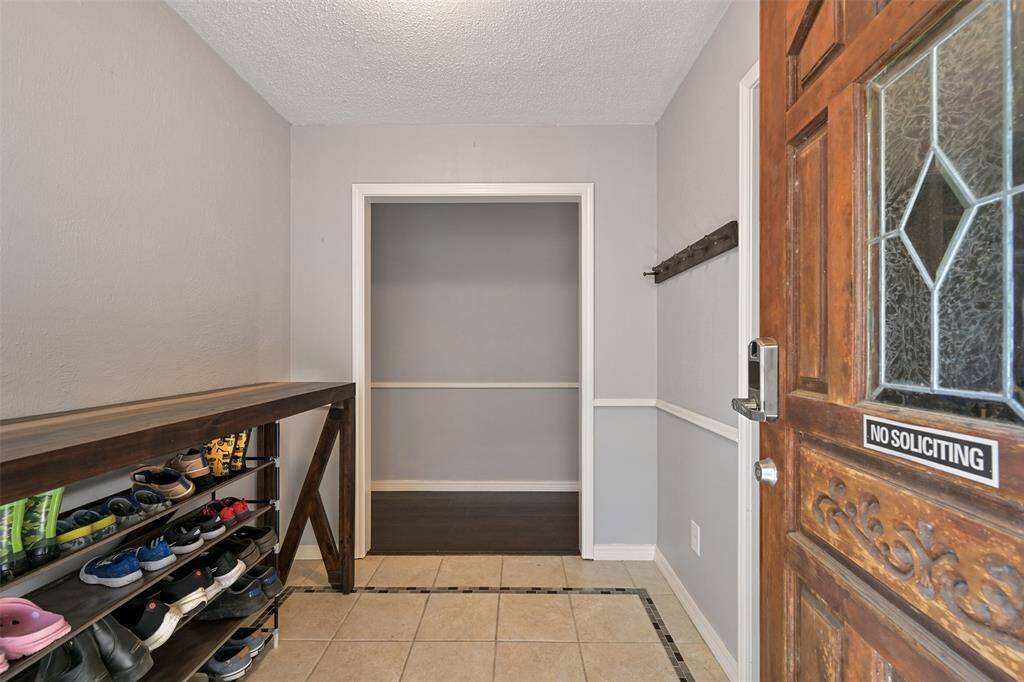 Formal entry has plenty of space for storage!