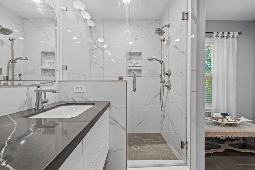 Sparkling clean.... open and spacious!