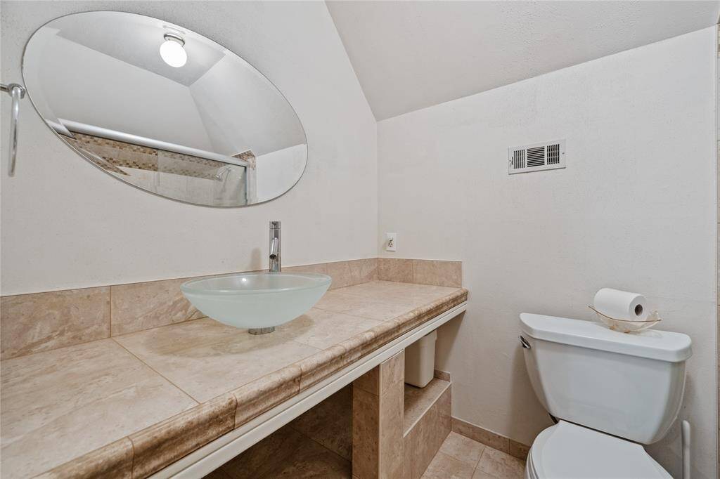 Second Upstairs bathroom....