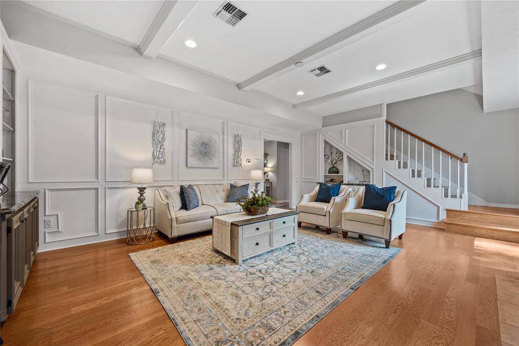 Another view for you... Look how spacious!   And .... I'll make a bet that this home is CLEANER than the one you just left! This is like a NEW HOME!!
