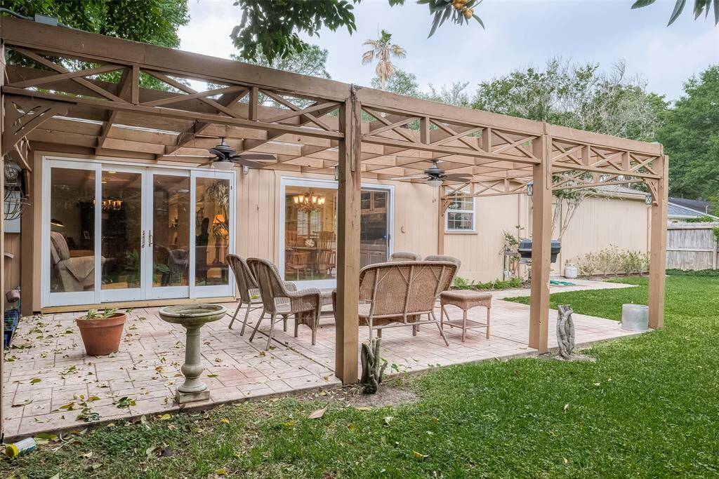 Patio off den & breakfast room with outdoor gas grill