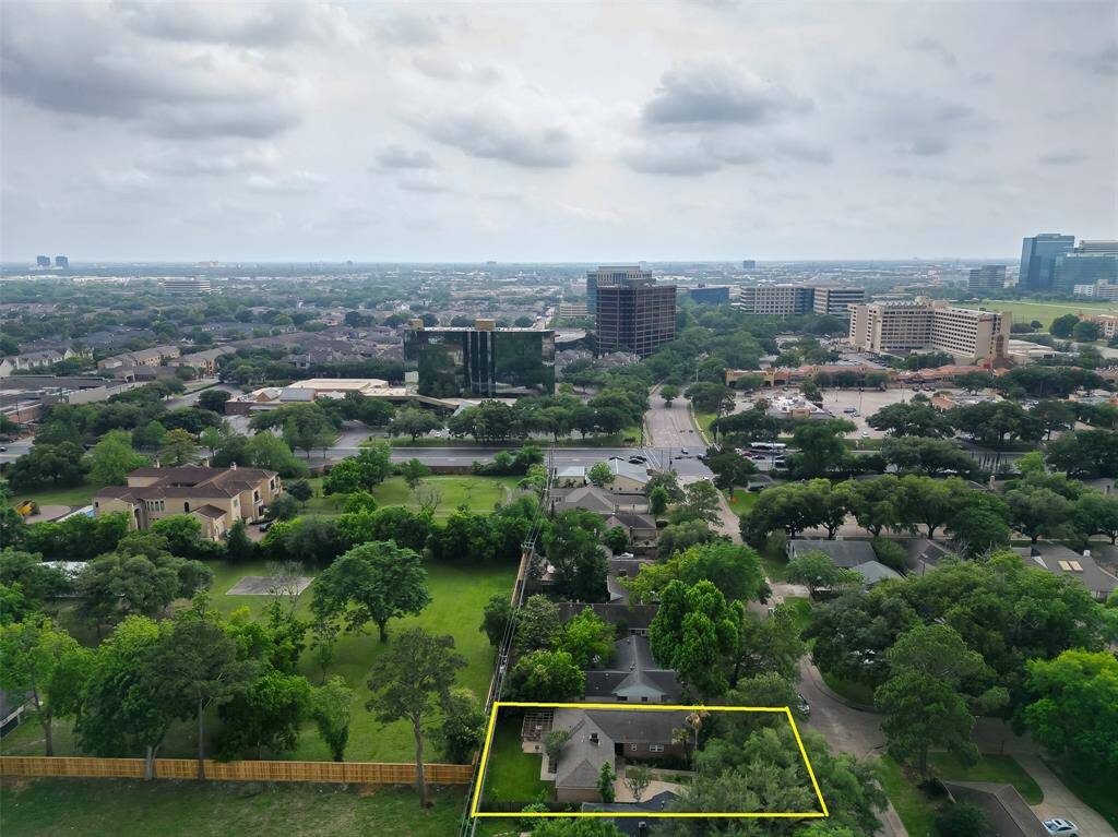 Aerial view highlighting 5 acre estates behind home, Aerial view towards Westheimer & Westchase; 5 acre estate homes behind subject property