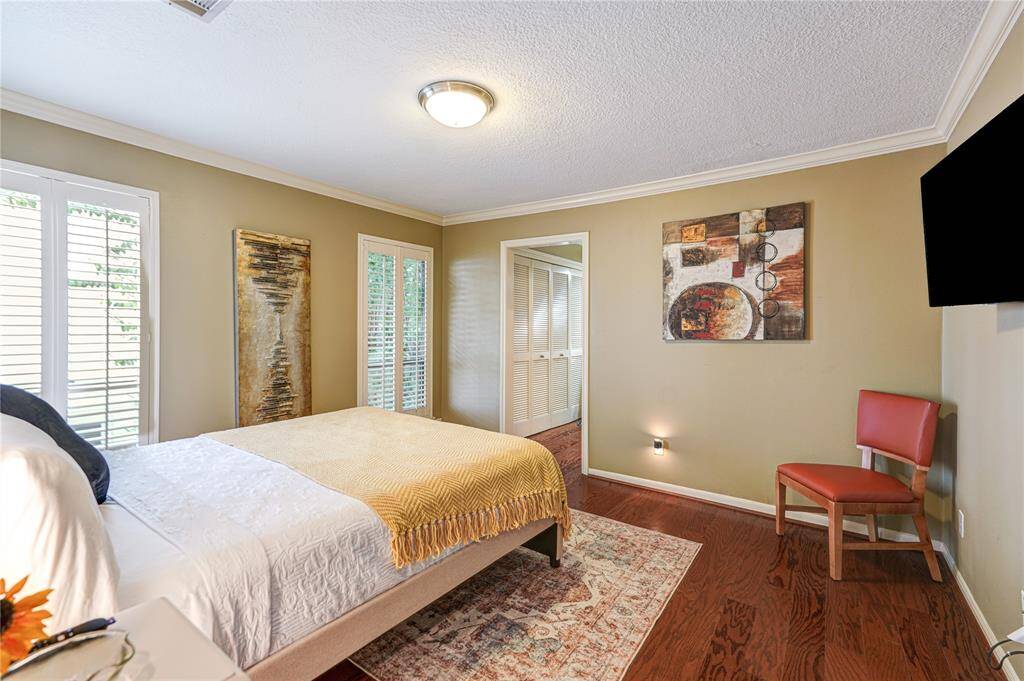 Guest bedroom