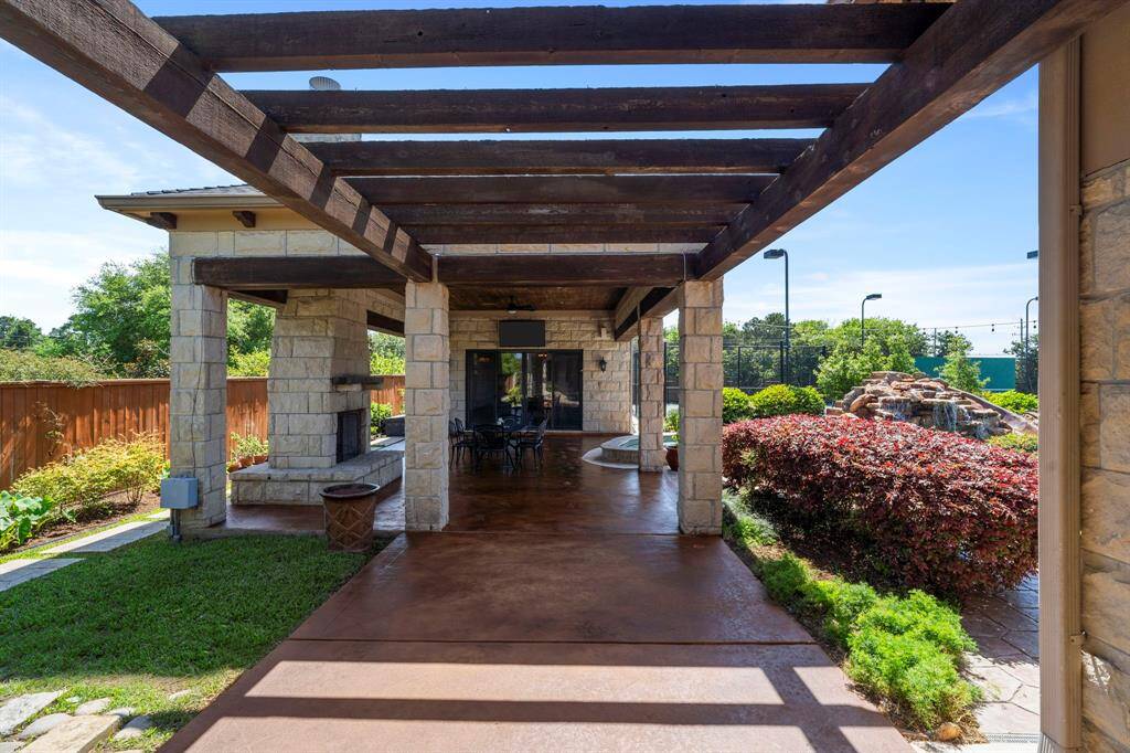 Guest suite entry hall