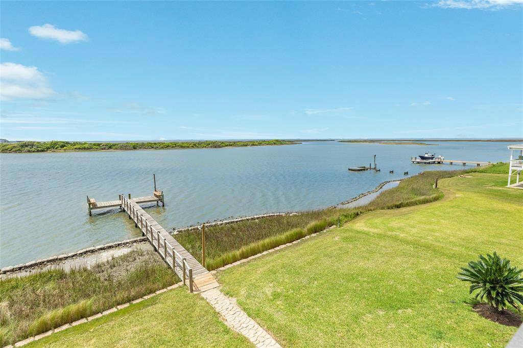 Walkway and pier to the bayou