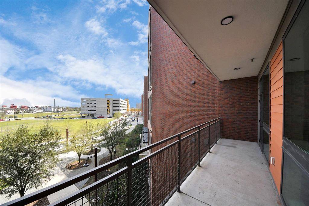 Photos displayed may be of similar apartments or floor plans featuring the same finishes