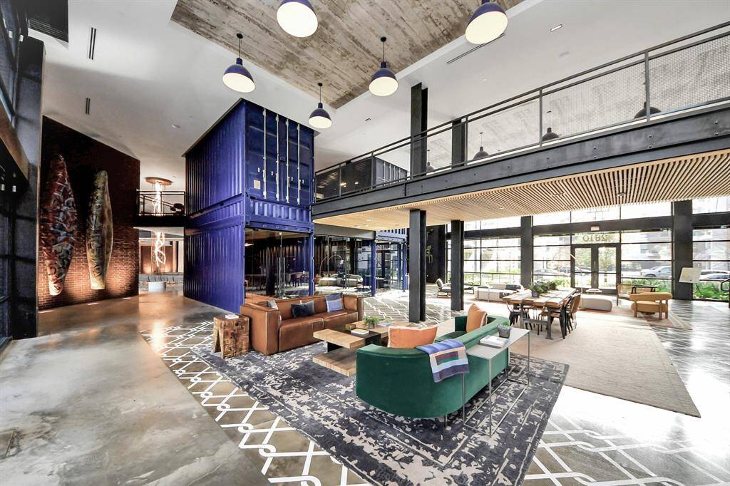 Photos displayed may be of similar apartments or floor plans featuring the same finishes