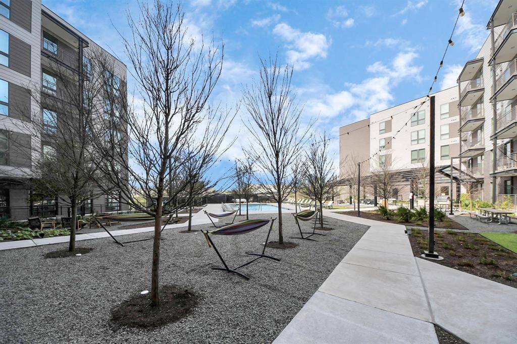 Photos displayed may be of similar apartments or floor plans featuring the same finishes