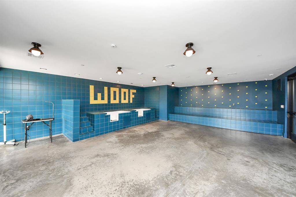 Photos displayed may be of similar apartments or floor plans featuring the same finishes