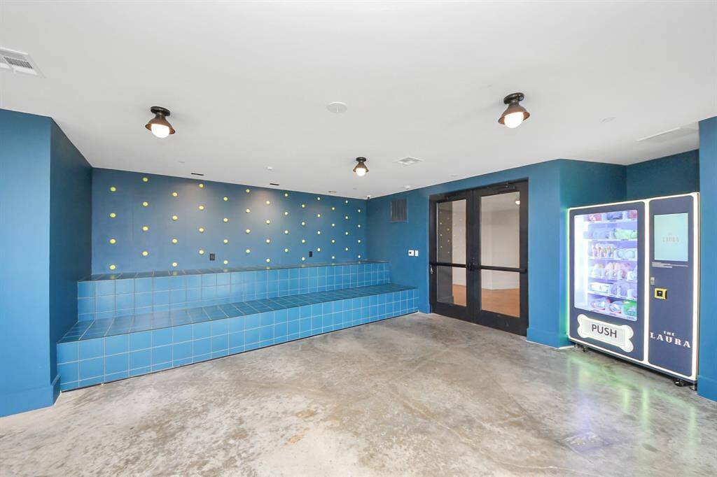 Photos displayed may be of similar apartments or floor plans featuring the same finishes