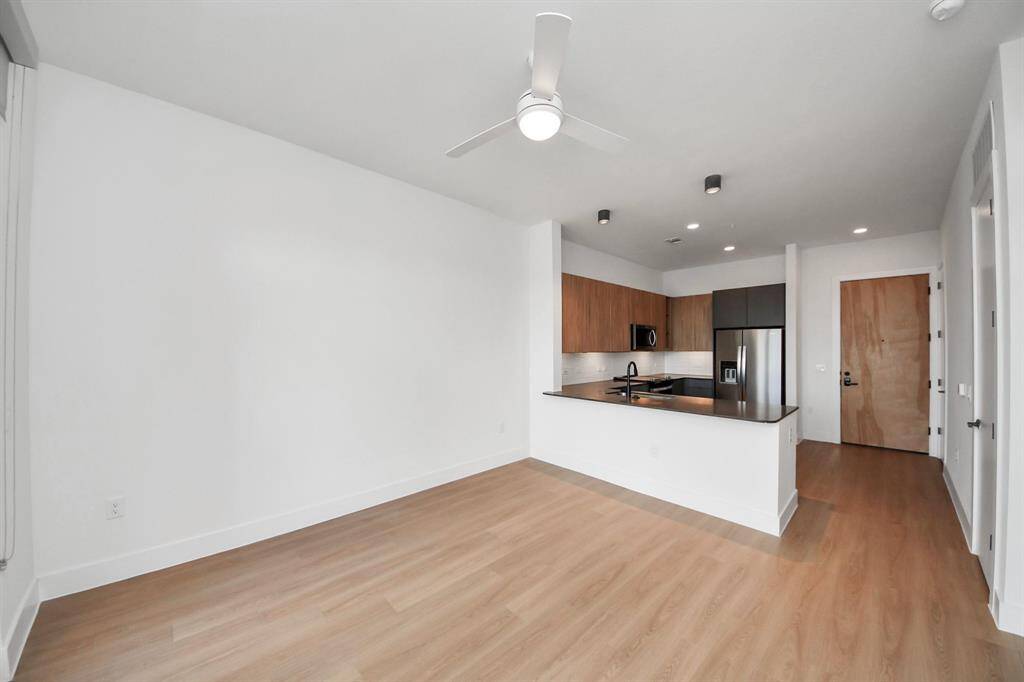 Photos displayed may be of similar apartments or floor plans featuring the same finishes