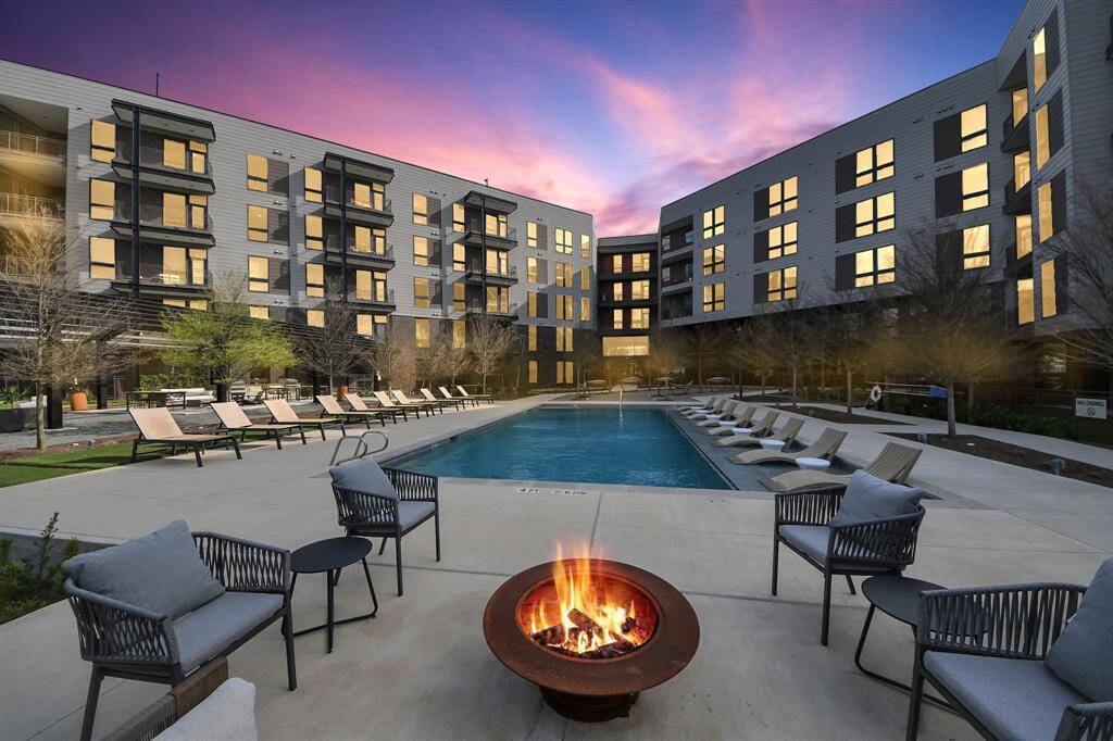 Photos displayed may be of similar apartments or floor plans featuring the same finishes