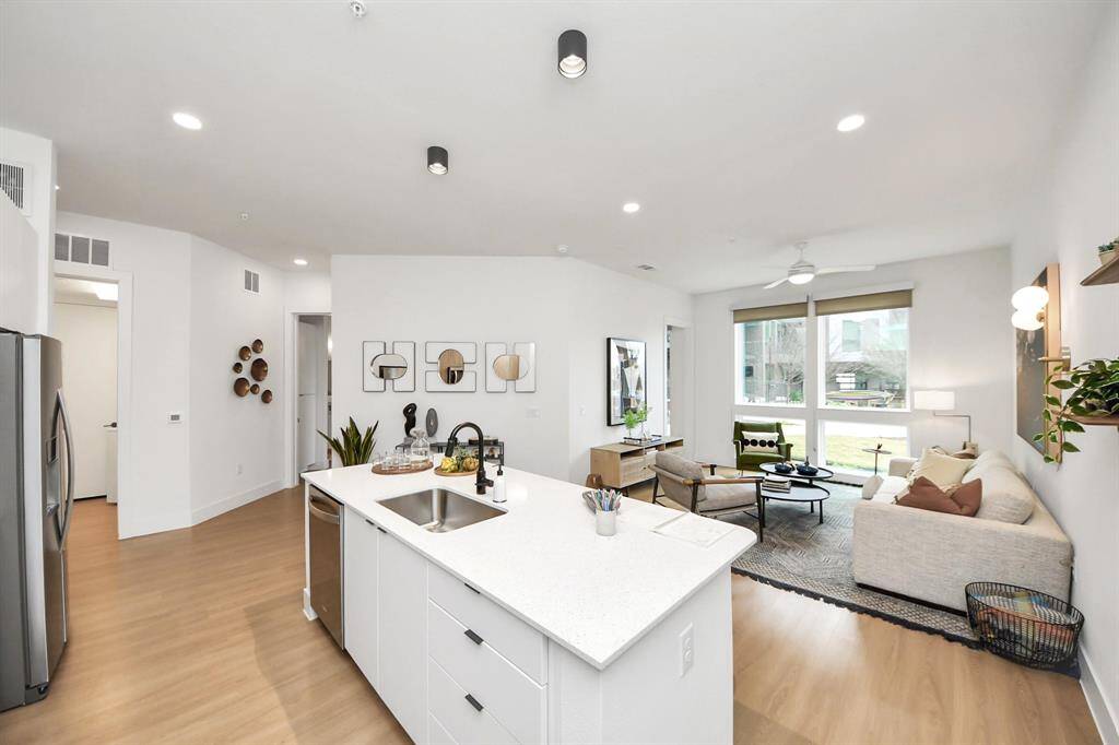 Photos displayed may be of similar apartments or floor plans featuring the same finishes