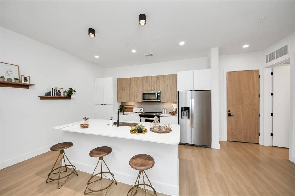 Photos displayed may be of similar apartments or floor plans featuring the same finishes