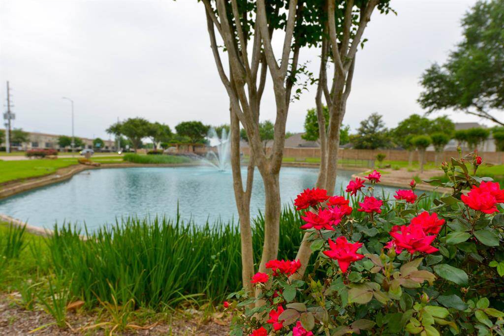 Unwind in serene park areas or enjoy family picnics at inviting tables.