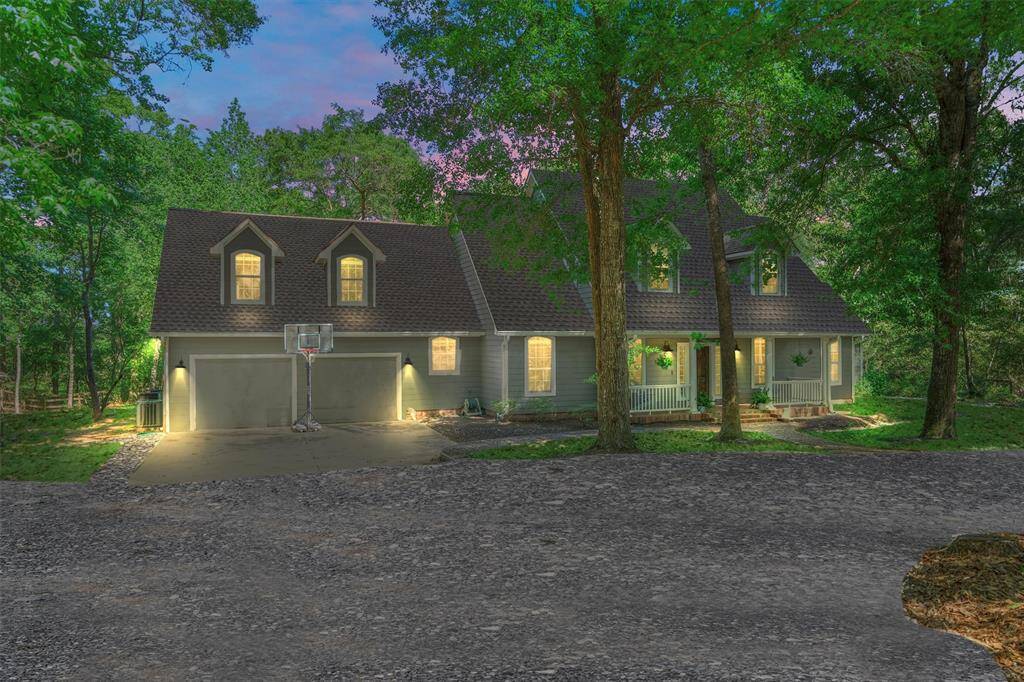 Lovely home situated on two unrestricted acres!