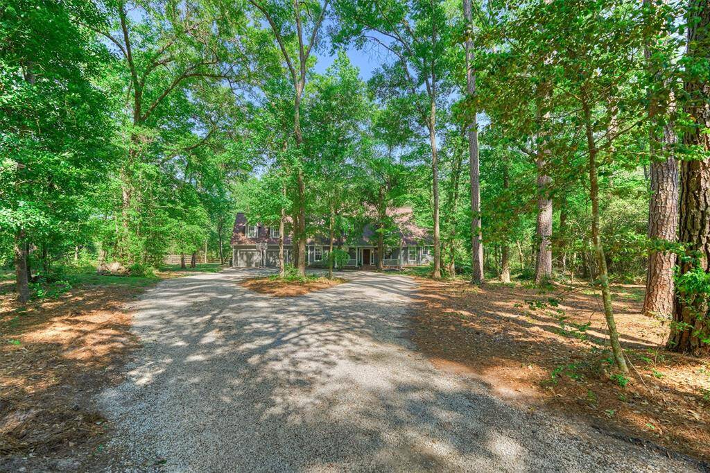 The circular drive offers lots of parking for friends and family!