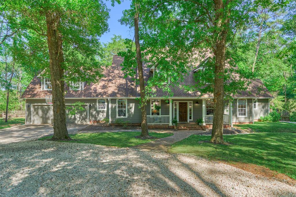 Offering just over 3,000 square feet, the home has four bedrooms, four and a half baths, and an open floor plan perfect for entertaining!