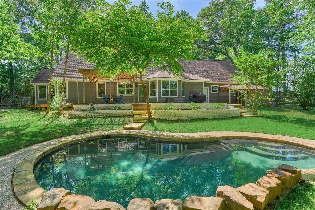 Enjoy your pool surrounded by nature!