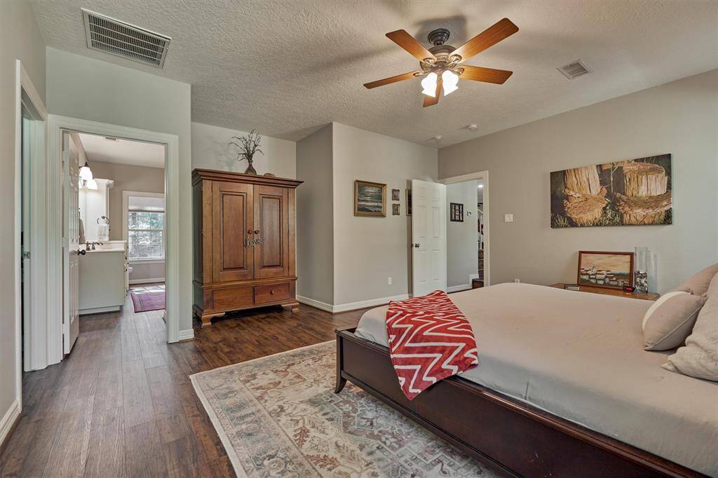 A neutral color palette calms the senses.