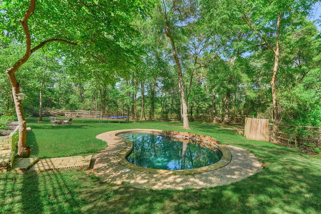 Relaxing pool surrounded by nature!