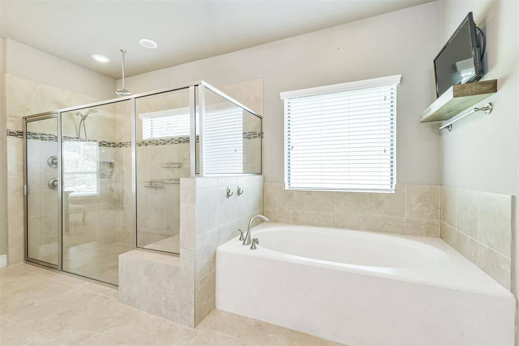Plenty of light and space in this primary bath!