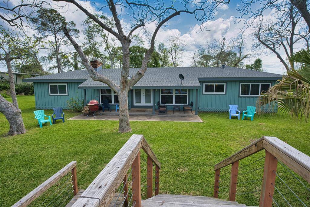 Peaceful setting for this San Bernard River Home