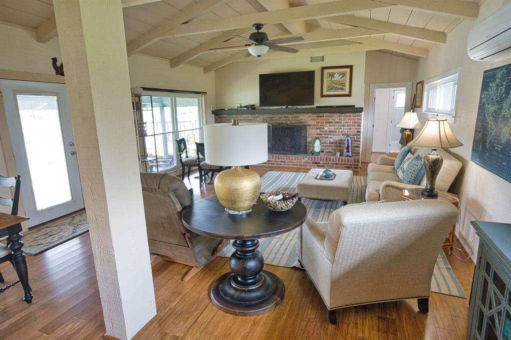 Plenty of Seating in this Family Room