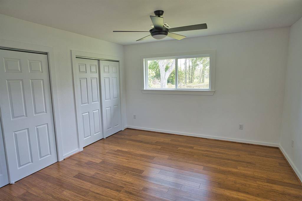 13 x 13 room with dual closets