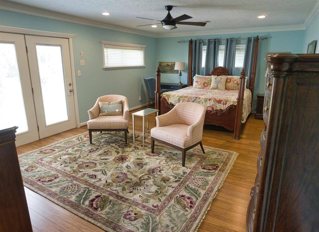 The Room Primary Bedroom is 15' x 25'