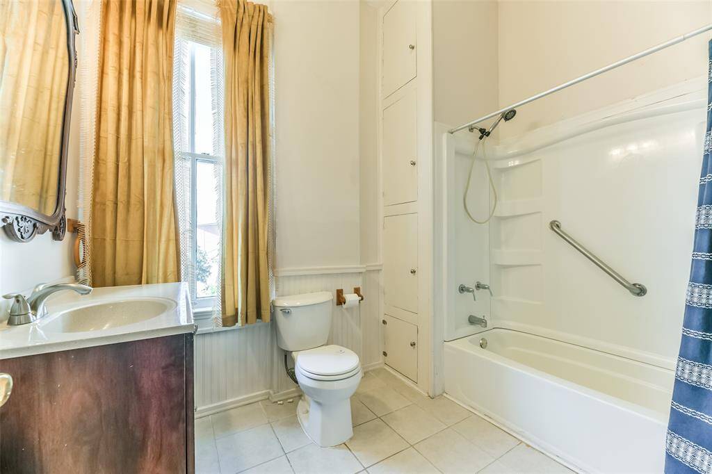 1st of 2 second floor full baths.