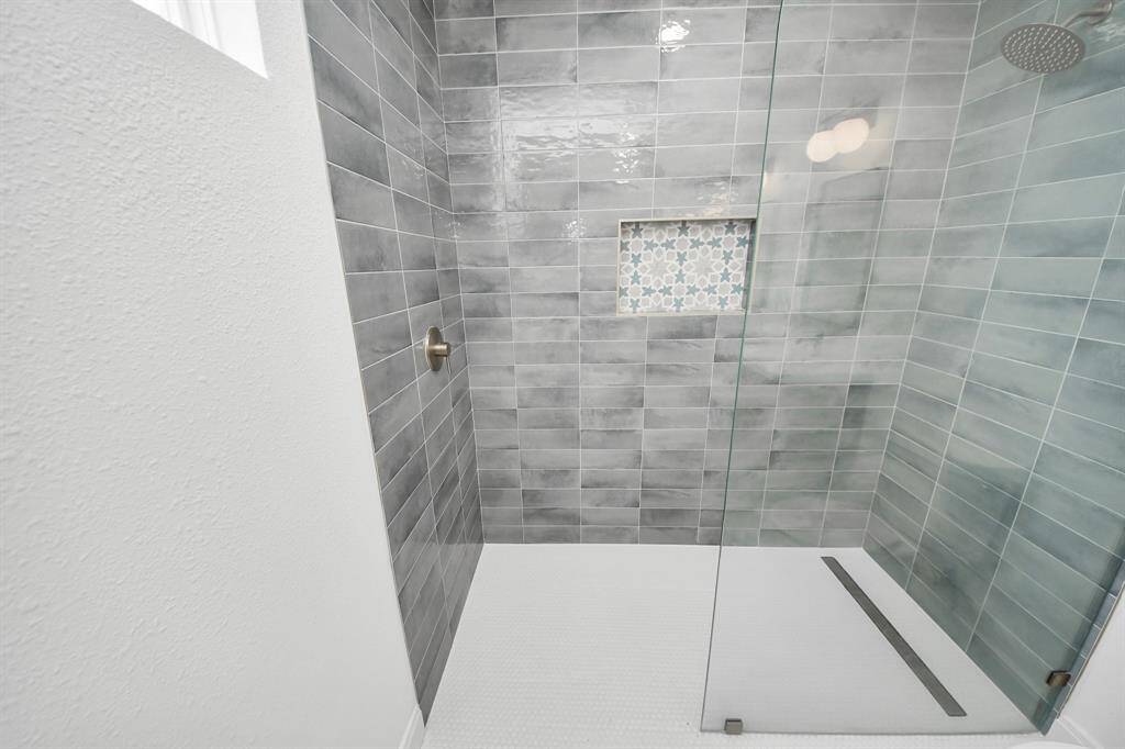Primary shower