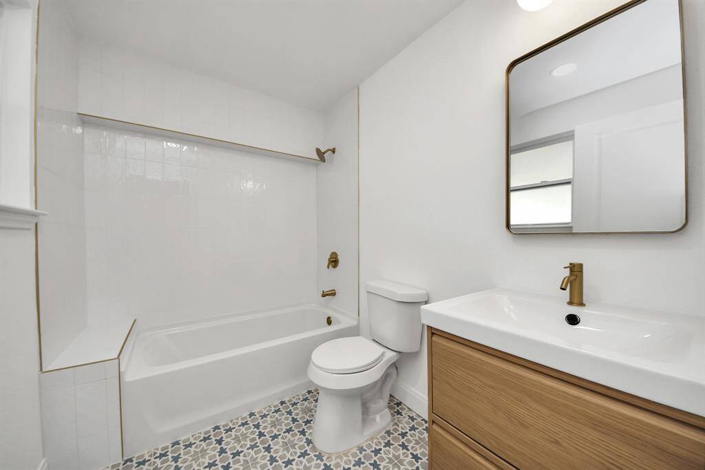 Full bath on the first floor