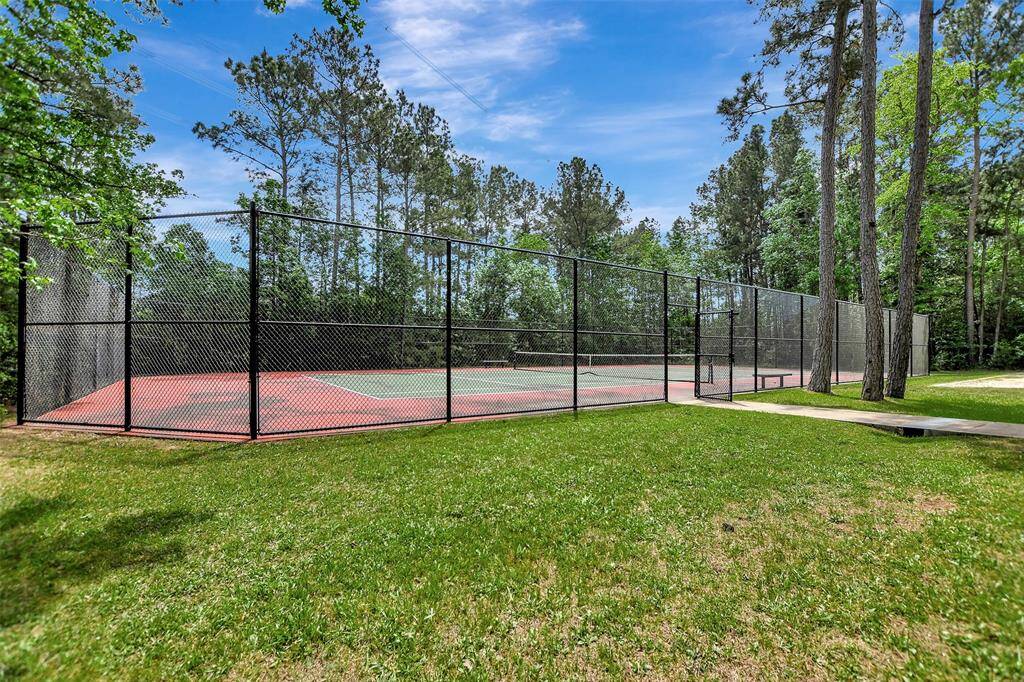 Saddle Creek Forest Tennis Courts