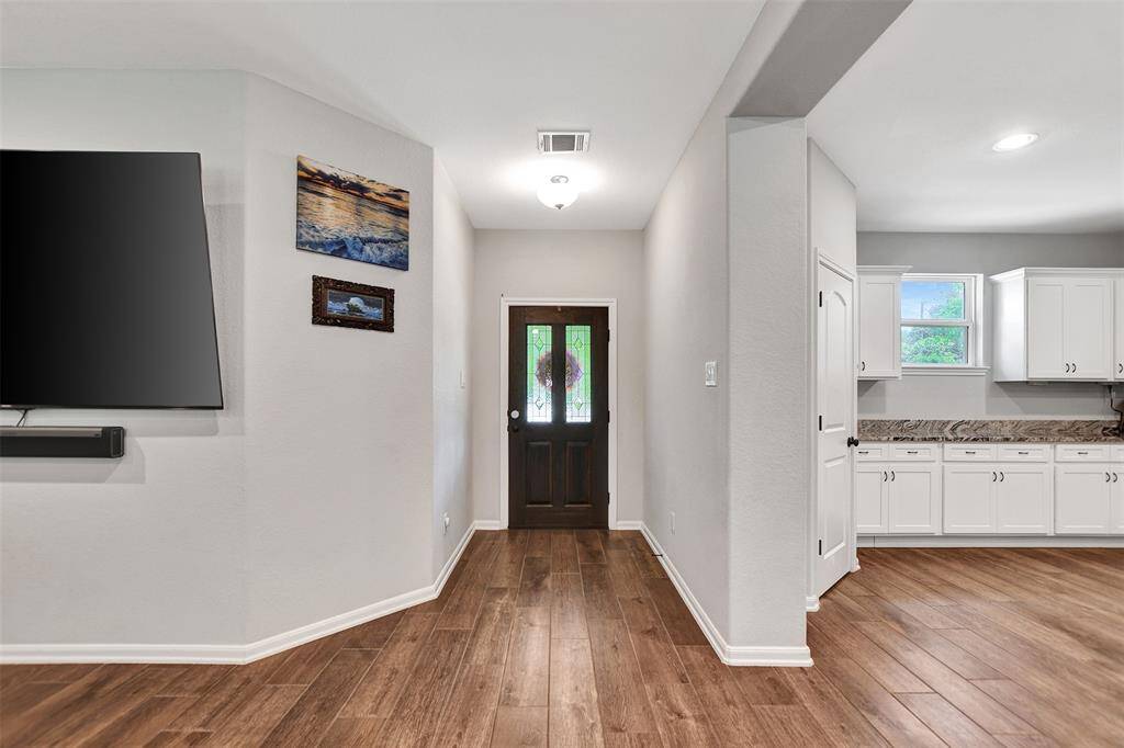 Inviting entrance for family & guests
