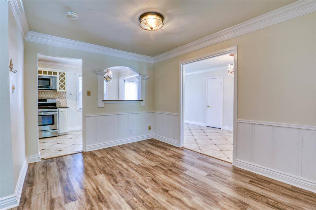 Flex Area-Add a Desk-Could be Used as Office Space