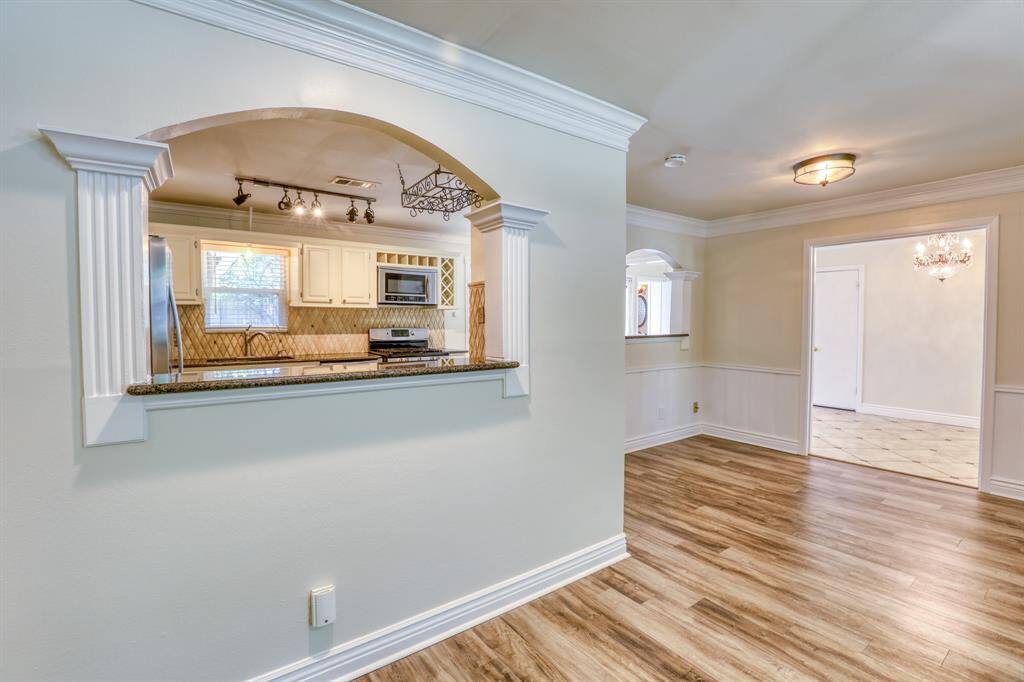 Pass Through Bar/Window through the Kitchen