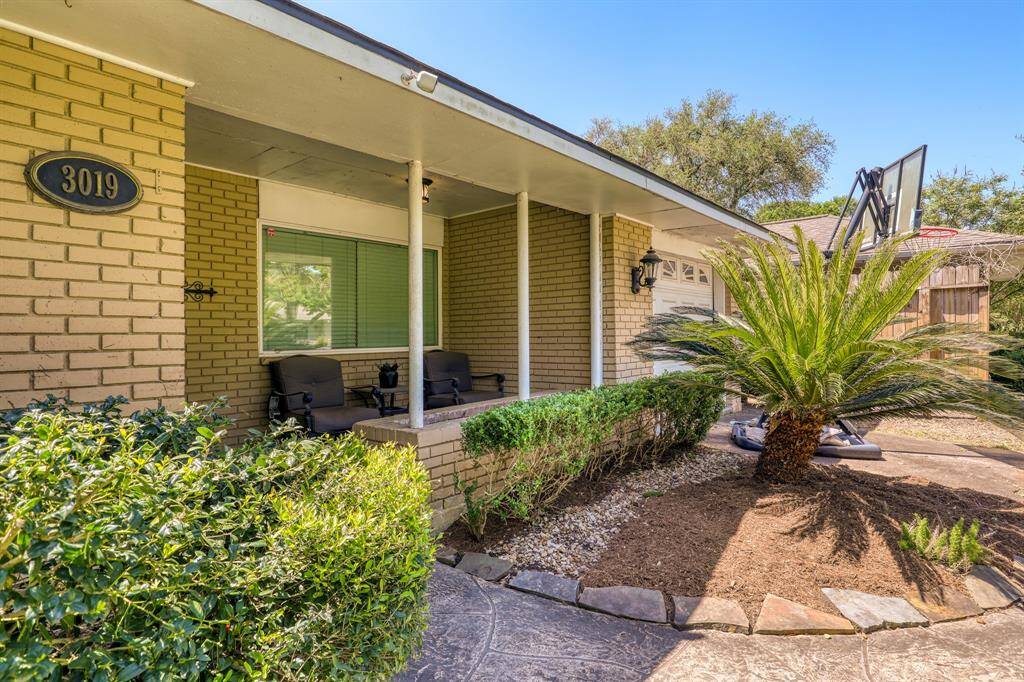 Covered Front Porch