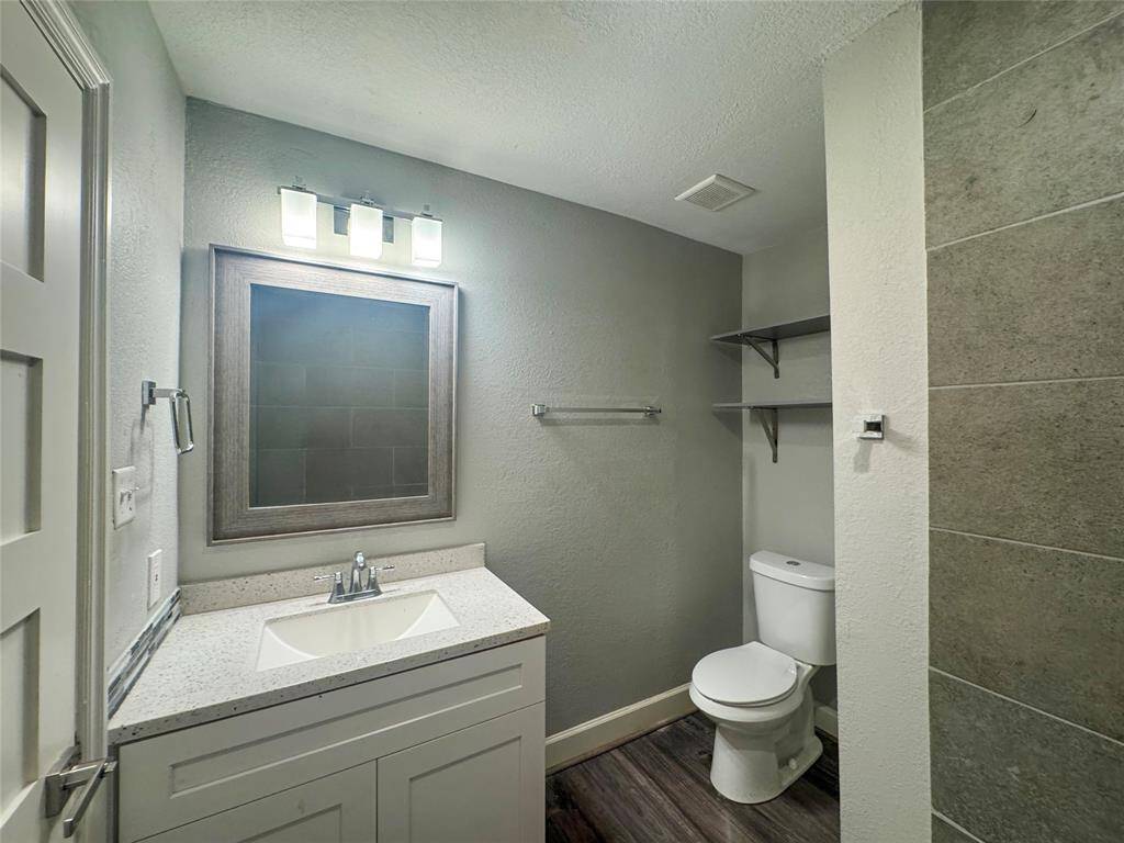 Guess Bathroom