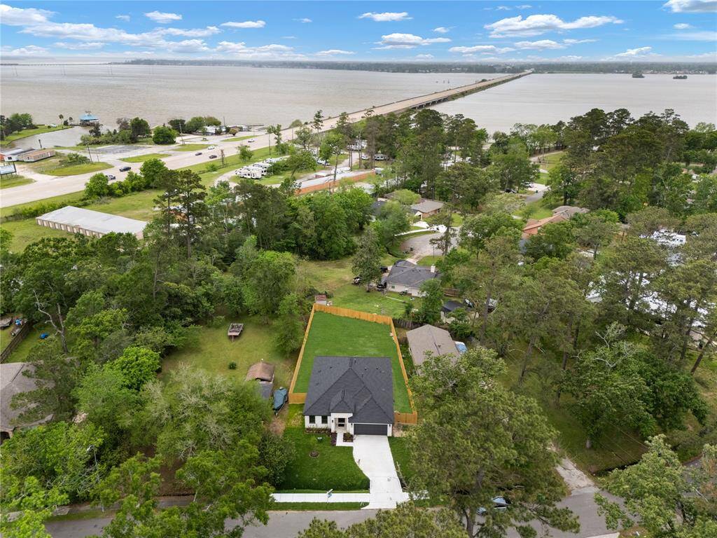 Enjoying Lake Houston has never been easier.