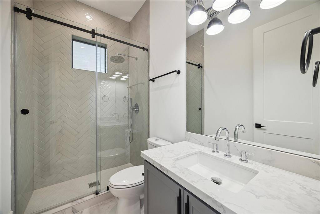 [SECONDARY BATHROOM]